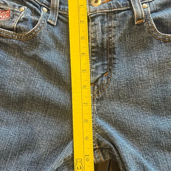 Women's Straight Leg Denim Jeans - Picture 7 of 11